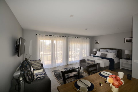 Harrison Grove - Accommodation China 29