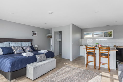 Harrison Grove - Accommodation China 7