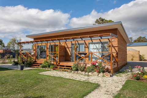 Harrison Grove - Accommodation China 12