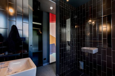 105 Mac Unique Apartments - Accommodation Asia 14