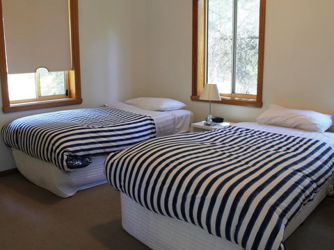 Freycinet Sanctuary 5 - Accommodation Asia 7