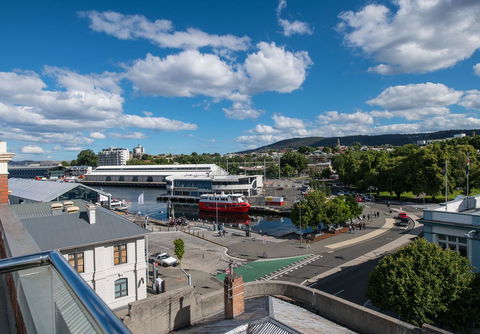 Sullivans Cove Apartments - Accommodation Guide 24