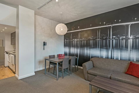 Mantra One Sandy Bay Road - Accommodation Guide 8