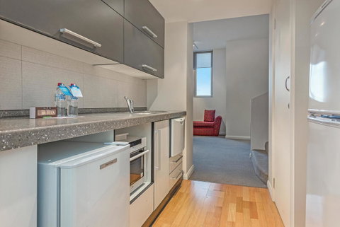 Mantra One Sandy Bay Road - Accommodation Guide 5