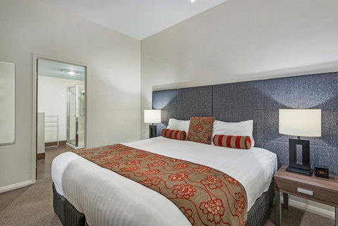 Mantra One Sandy Bay Road - Accommodation Guide 2