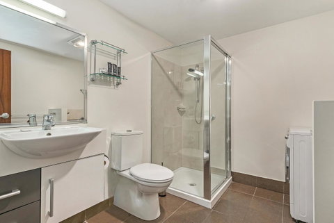 Mantra One Sandy Bay Road - Accommodation Guide 11