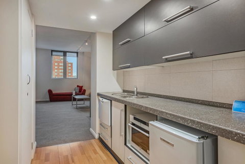 Mantra One Sandy Bay Road - Accommodation Guide 20