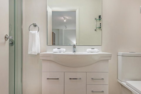 Mantra One Sandy Bay Road - Accommodation Guide 15