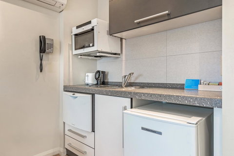 Mantra One Sandy Bay Road - Accommodation Guide 32