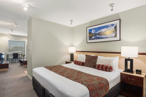 Mantra One Sandy Bay Road - Accommodation Guide 26