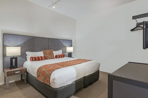 Mantra One Sandy Bay Road - Accommodation Guide 24