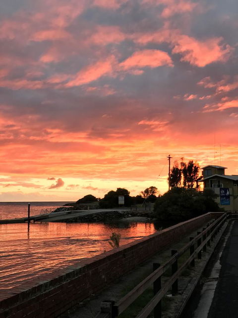 The Waterfront Wynyard - Accommodation Guide 18