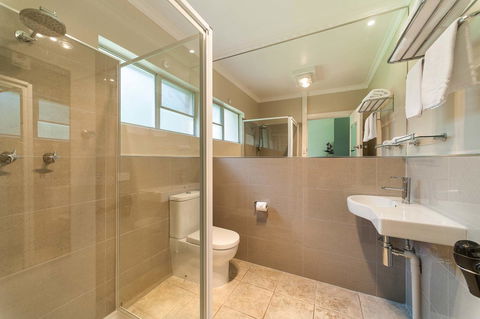 The Waterfront Wynyard - Accommodation Guide 23