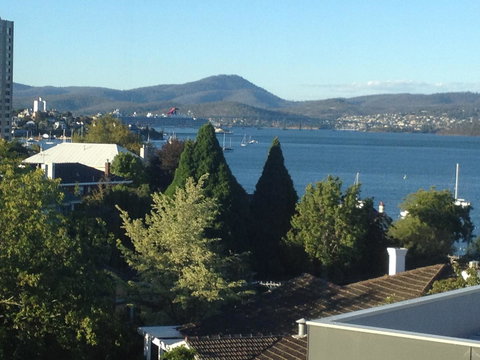 Reflections On The Bay - Accommodation Asia 9