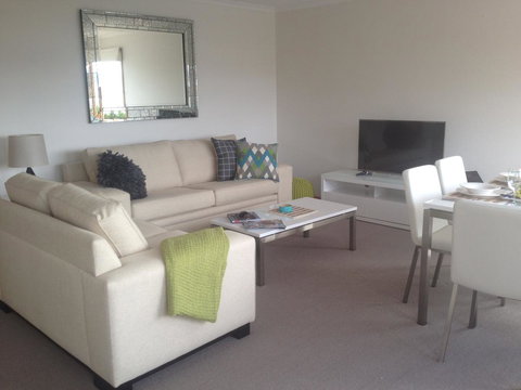 Reflections On The Bay - Accommodation Asia 2