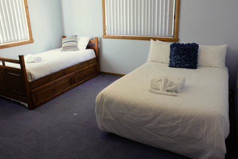 Mermaids Of Bicheno - Accommodation Guide 8