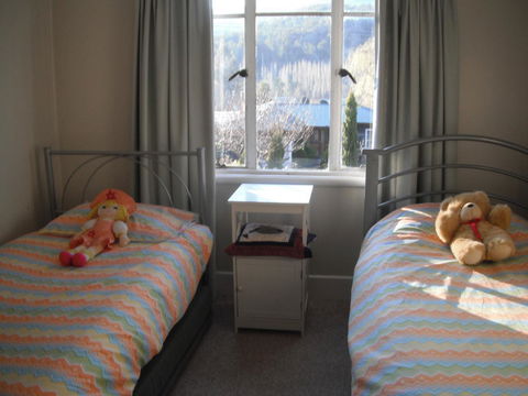 Maydena Chalet - Accommodation Guide 13