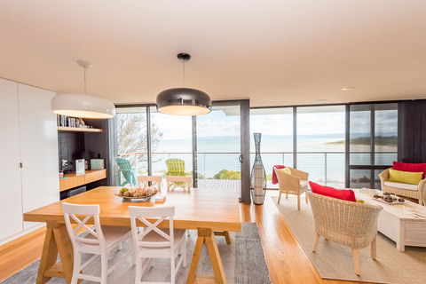 Cocktails With A View - Accommodation Guide 4