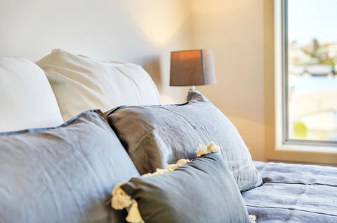 Bellerive Marina View Apartments NO 27 - Accommodation Guide 6