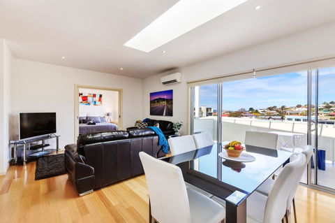 Bellerive Marina View Apartments NO 27 - Accommodation Guide 2