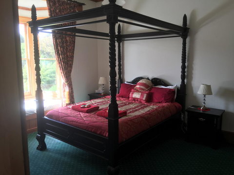 Kerrellie Cottages 2, 4 & 8 Reid Street - Accommodation Asia 23