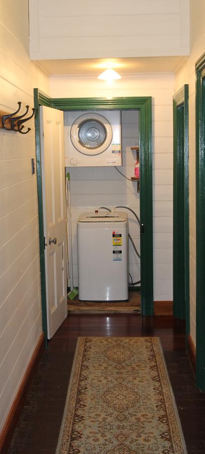 Kerrellie Cottages 2, 4 & 8 Reid Street - Accommodation Asia 10