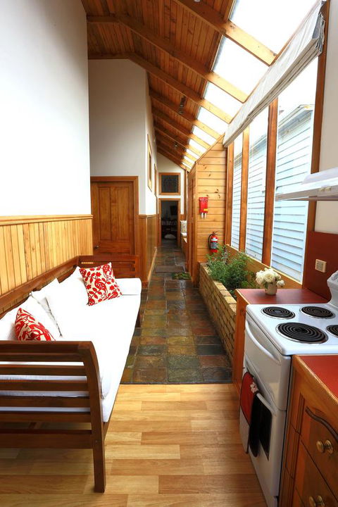 @ The Beach & Not Quite @ The Beach Holiday Cottages - Stanley - Accommodation Asia 11