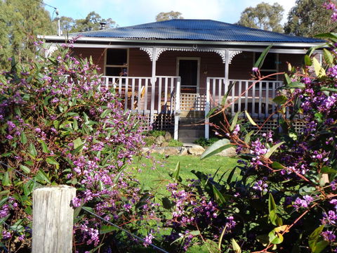 Post House Cottage - Accommodation Asia 0