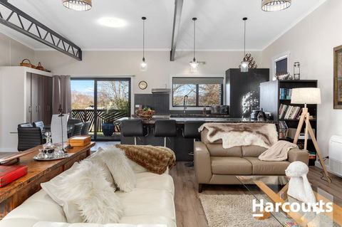 The WeareHouse In Deloraine - Accommodation Asia 2