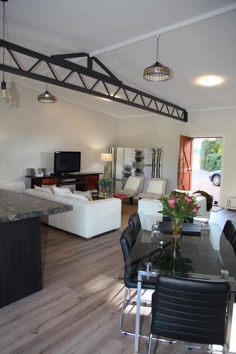 The WeareHouse In Deloraine - Accommodation Asia 29