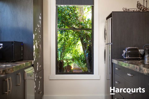 The WeareHouse In Deloraine - Accommodation Asia 12