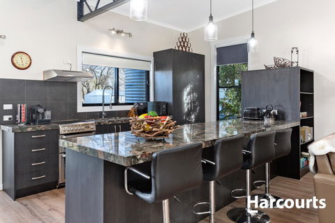 The WeareHouse In Deloraine - Accommodation Asia 17