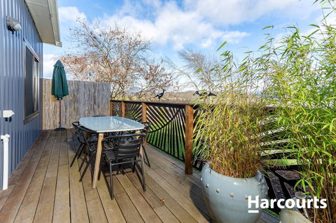 The WeareHouse In Deloraine - Accommodation Asia 9