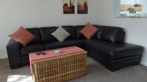 Karoola Cottage Self Contained - Accommodation Asia 4