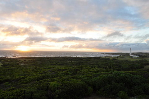 Island Breeze Motel - Accommodation Asia 1