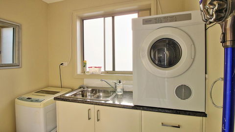 Hobart Villa - Accommodation Asia 11