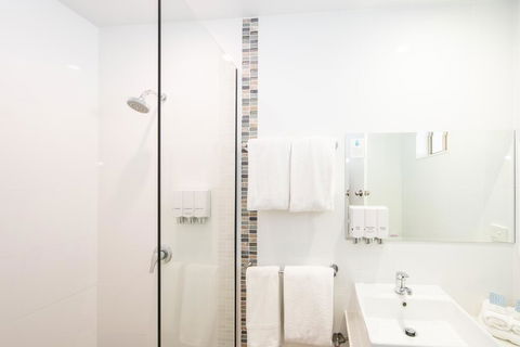 New England Motor Lodge - Accommodation Asia 3