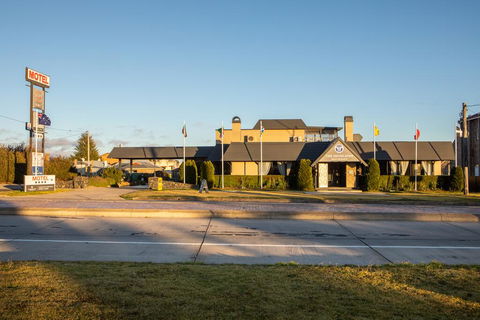 New England Motor Lodge - Accommodation Asia 0