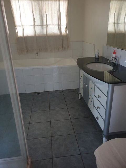 Newell Hwy Caravan Park - Accommodation Asia 1