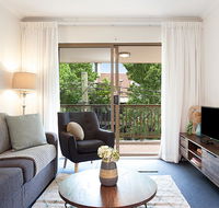 Newly-furnished 2-Bed Apartment with Gym and Pool - Accommodation Asia