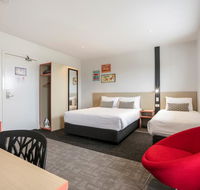 Nightcap at Camp Hill Hotel - Accommodation Asia