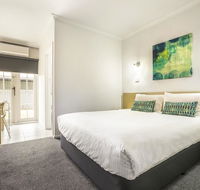 Nightcap at Skyways Hotel - Accommodation Guide