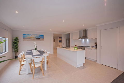 Nisi Casa Cowes - Accommodation Asia 3