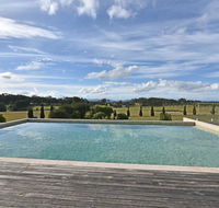 Noble Willow Homestead Lovedale. Super Spacious with views and pool - Accommodation Asia