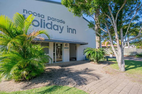 Noosa Parade Holiday Inn - Accommodation Asia 2