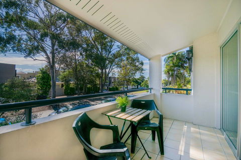 Noosa Parade Holiday Inn - Accommodation Asia 1