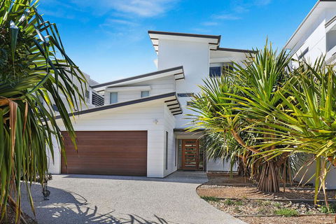 NORTHSHOR- ULTIMATE BEACH HOUSE - Accommodation Asia 1