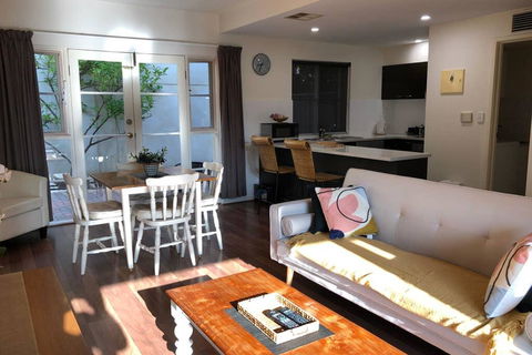 Norwood Townhouse, City Fringe - Accommodation Asia 0
