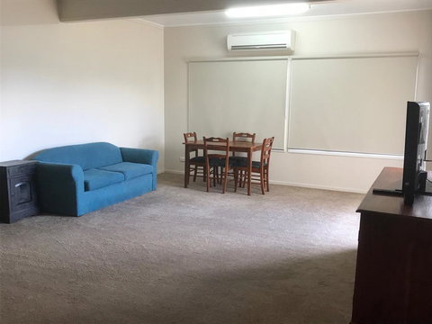 O'Shea's Royal Hotel - Accommodation Asia 1