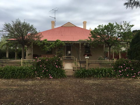 Oakwood Cottage - Accommodation Asia 0